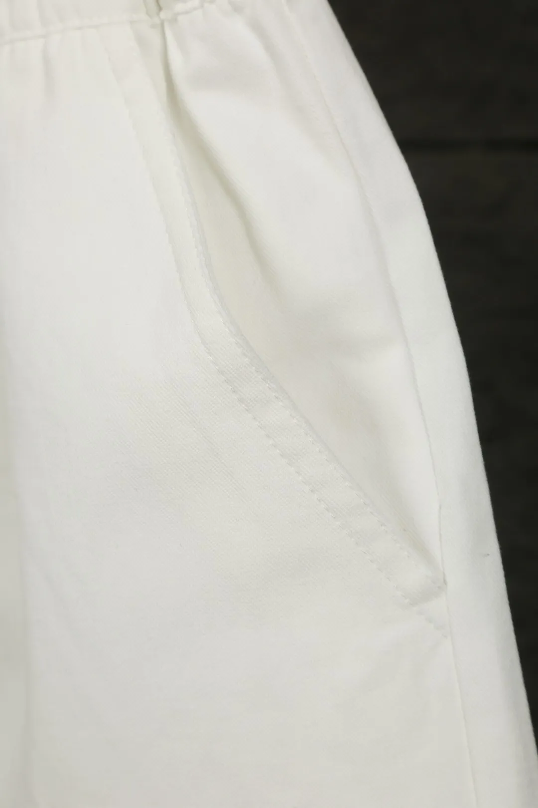 P146 Actual photo [Hot in summer] Style number: 25051# Color: Black/Navy/Khaki/Beige/Matte Pink Size: S to 100% restoration of workmanship, fake placket design with front waves, double stitched lines covering the independent waistband, 0.6 thread pressure for the whole garment ✅ - RL/women's classic drawstring cotton shorts, super long and wide-leg style, the upper body does not stick to the legs, breathable and cool, drawstring elastic waist, easy to wear and match, all shirts and short-sleeved suits are good-looking. If you like the lazy style, you must buy the refreshing commuting OOTD, practical and full, a must-have item for the summer wardrobe, clean and refreshing